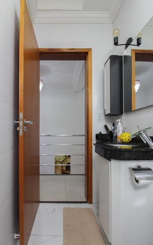 Casa à venda com 174m², 3 quartos e 2 vagasBanheiro Social