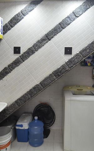Casa à venda com 90m², 2 quartos e 1 vagaÁrea de Serviço