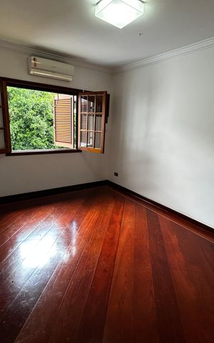 Casa de condomínio para alugar com 3000m², 6 quartos e 4 vagas Casa de condomínio para alugar com 3000m², 6 quartos e 4 vagasQuarto