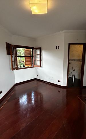 Casa de condomínio para alugar com 3000m², 6 quartos e 4 vagas Casa de condomínio para alugar com 3000m², 6 quartos e 4 vagasQuarto