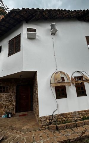 Casa de condomínio para alugar com 3000m², 6 quartos e 4 vagas Casa de condomínio para alugar com 3000m², 6 quartos e 4 vagasFachada
