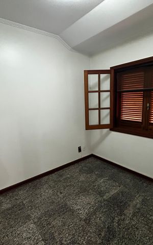 Casa de condomínio para alugar com 3000m², 6 quartos e 4 vagas Casa de condomínio para alugar com 3000m², 6 quartos e 4 vagasQuarto