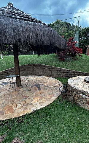 Casa de condomínio para alugar com 3000m², 6 quartos e 4 vagas Casa de condomínio para alugar com 3000m², 6 quartos e 4 vagasÁrea externa