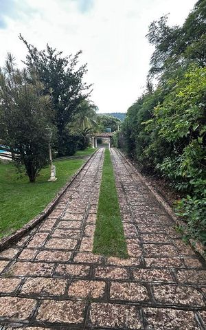 Casa de condomínio para alugar com 3000m², 6 quartos e 4 vagas Casa de condomínio para alugar com 3000m², 6 quartos e 4 vagasÁrea externa