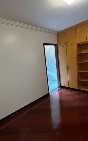 Casa de condomínio para alugar com 3000m², 6 quartos e 4 vagas Casa de condomínio para alugar com 3000m², 6 quartos e 4 vagasQuarto