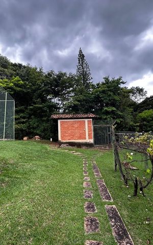 Casa de condomínio para alugar com 3000m², 6 quartos e 4 vagas Casa de condomínio para alugar com 3000m², 6 quartos e 4 vagasQuadra de tênis