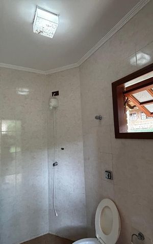 Casa de condomínio para alugar com 3000m², 6 quartos e 4 vagas Casa de condomínio para alugar com 3000m², 6 quartos e 4 vagasBanheiro