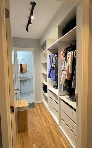Apartamento à venda com 106m², 4 quartos e 2 vagas Apartamento à venda com 106m², 4 quartos e 2 vagasCloset