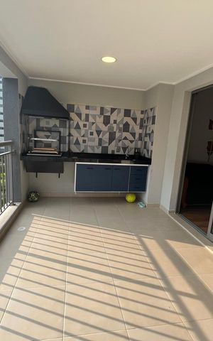 Apartamento à venda com 106m², 4 quartos e 2 vagas Apartamento à venda com 106m², 4 quartos e 2 vagasVaranda
