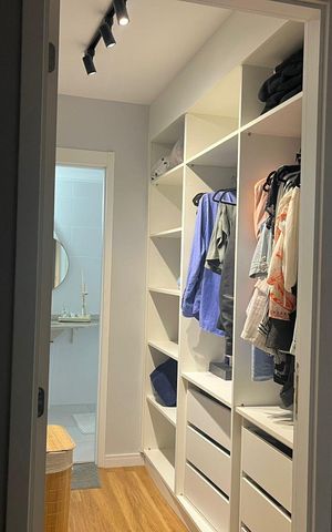 Apartamento à venda com 106m², 4 quartos e 2 vagas Apartamento à venda com 106m², 4 quartos e 2 vagasCloset