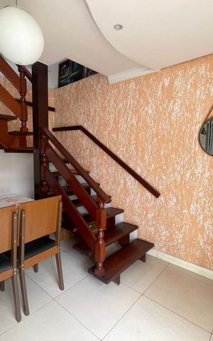 Casa à venda com 215m², 3 quartos e 2 vagas Casa à venda com 215m², 3 quartos e 2 vagasÁrea comum
