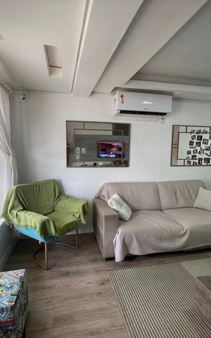 Casa à venda com 215m², 3 quartos e 2 vagas Casa à venda com 215m², 3 quartos e 2 vagasSala