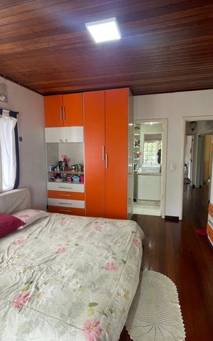 Casa à venda com 215m², 3 quartos e 2 vagas Casa à venda com 215m², 3 quartos e 2 vagasSuíte