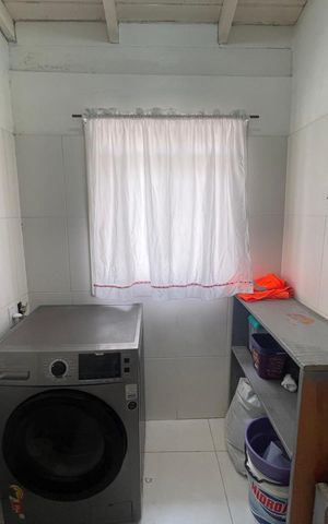 Casa à venda com 215m², 3 quartos e 2 vagas Casa à venda com 215m², 3 quartos e 2 vagasÁrea comum