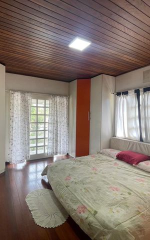 Casa à venda com 215m², 3 quartos e 2 vagas Casa à venda com 215m², 3 quartos e 2 vagasSuíte