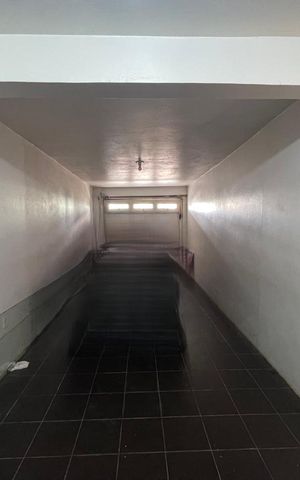Casa à venda com 215m², 3 quartos e 2 vagas Casa à venda com 215m², 3 quartos e 2 vagasÁrea comum