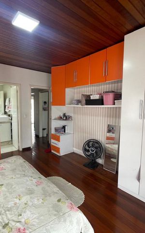 Casa à venda com 215m², 3 quartos e 2 vagas Casa à venda com 215m², 3 quartos e 2 vagasSuíte