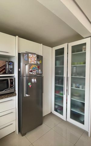Casa à venda com 215m², 3 quartos e 2 vagas Casa à venda com 215m², 3 quartos e 2 vagasCozinha