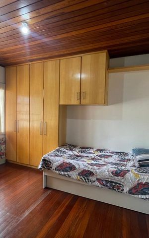Casa à venda com 215m², 3 quartos e 2 vagas Casa à venda com 215m², 3 quartos e 2 vagasQuarto