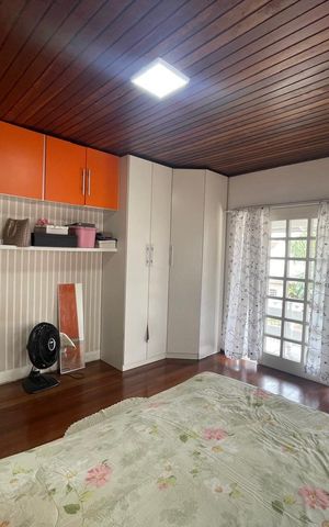 Casa à venda com 215m², 3 quartos e 2 vagas Casa à venda com 215m², 3 quartos e 2 vagasSuíte