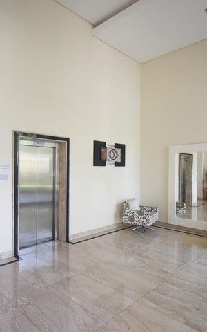 Apartamento à venda com 90m², 2 quartos e 2 vagasHall Social