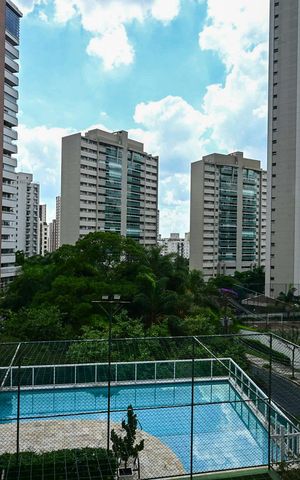 Apartamento à venda com 90m², 2 quartos e 2 vagasVista da Suíte 2
