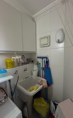 Apartamento à venda com 77m², 3 quartos e 2 vagas Apartamento à venda com 77m², 3 quartos e 2 vagasÁrea de Serviço