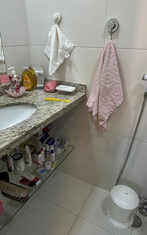 Apartamento à venda com 77m², 3 quartos e 2 vagas Apartamento à venda com 77m², 3 quartos e 2 vagasBanheiro da Suíte