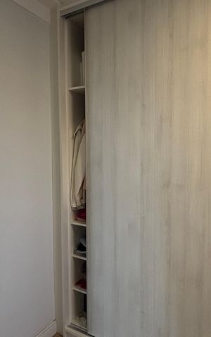 Apartamento à venda com 77m², 3 quartos e 2 vagas Apartamento à venda com 77m², 3 quartos e 2 vagasSuite Closet