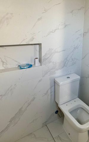 Casa à venda com 210m², 3 quartos e 4 vagas Casa à venda com 210m², 3 quartos e 4 vagasBanheiro 2