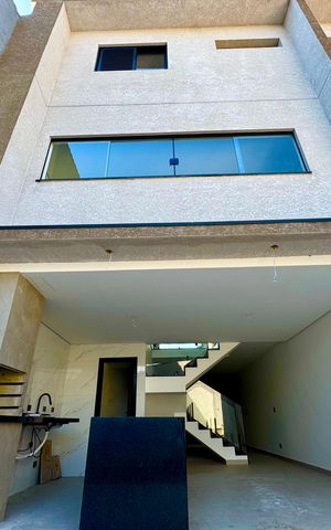 Casa à venda com 210m², 3 quartos e 4 vagas Casa à venda com 210m², 3 quartos e 4 vagasDetalhe