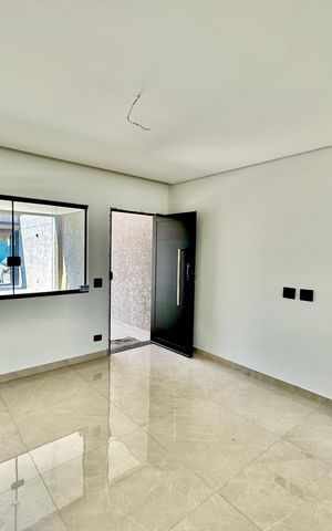 Casa à venda com 210m², 3 quartos e 4 vagas Casa à venda com 210m², 3 quartos e 4 vagasSala