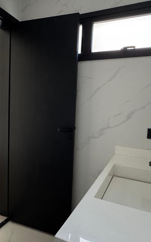 Casa à venda com 210m², 3 quartos e 4 vagas Casa à venda com 210m², 3 quartos e 4 vagasBanheiro 2