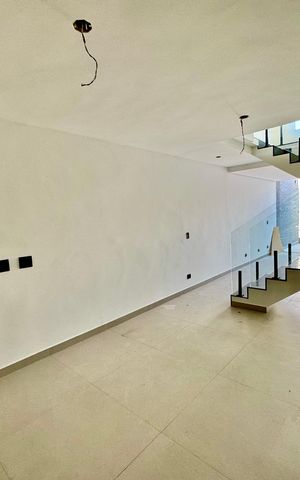 Casa à venda com 210m², 3 quartos e 4 vagas Casa à venda com 210m², 3 quartos e 4 vagasÁrea de Serviço