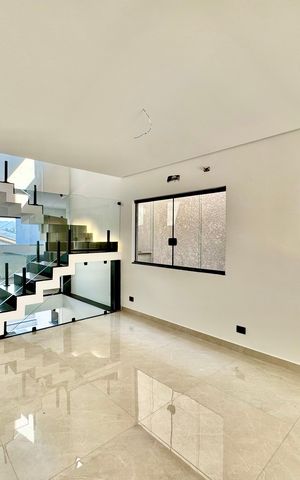 Casa à venda com 210m², 3 quartos e 4 vagas Casa à venda com 210m², 3 quartos e 4 vagasSala