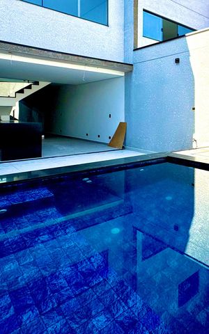 Casa à venda com 210m², 3 quartos e 4 vagas Casa à venda com 210m², 3 quartos e 4 vagasPiscina