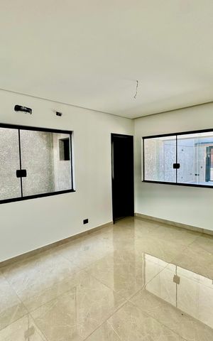 Casa à venda com 210m², 3 quartos e 4 vagas Casa à venda com 210m², 3 quartos e 4 vagasSala