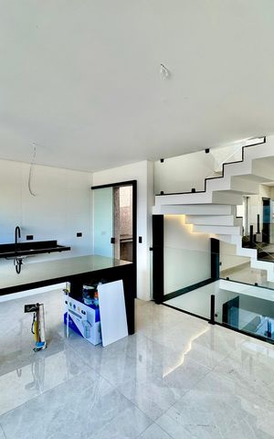 Casa à venda com 210m², 3 quartos e 4 vagas Casa à venda com 210m², 3 quartos e 4 vagasCozinha