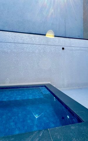 Casa à venda com 210m², 3 quartos e 4 vagas Casa à venda com 210m², 3 quartos e 4 vagasPiscina
