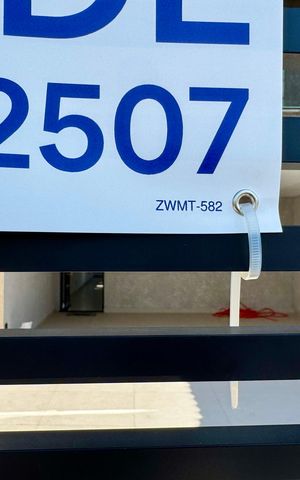 Casa à venda com 210m², 3 quartos e 4 vagas Casa à venda com 210m², 3 quartos e 4 vagasCódigo da placa ZWMT-582