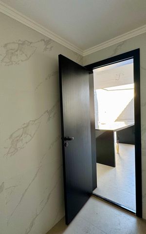 Casa à venda com 210m², 3 quartos e 4 vagas Casa à venda com 210m², 3 quartos e 4 vagasBanheiro 4