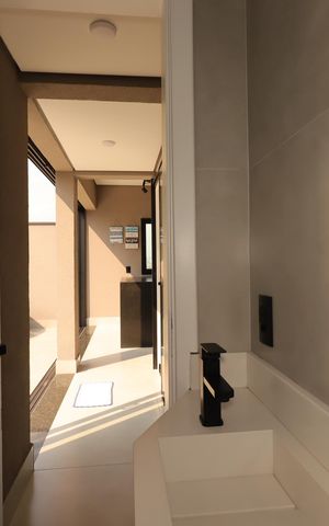 Casa à venda com 180m², 3 quartos e 3 vagasBanheiro de Serviço