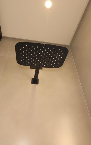 Casa à venda com 180m², 3 quartos e 3 vagasBanheiro da Suíte 3 - Chuveiro