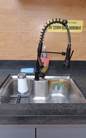 Casa à venda com 180m², 3 quartos e 3 vagasÁrea Gourmet do Térreo - Pia