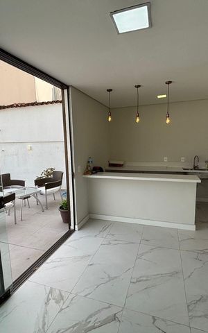 Apartamento à venda com 240m², 3 quartos e sem vaga Apartamento à venda com 240m², 3 quartos e sem vagaÁrea externa
