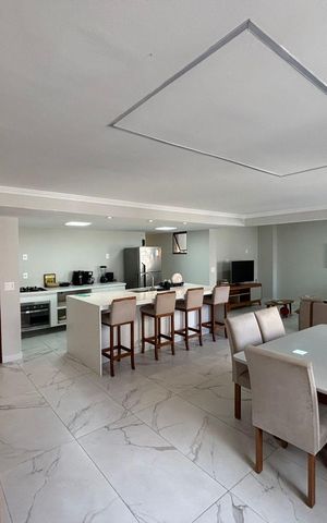 Apartamento à venda com 240m², 3 quartos e sem vaga Apartamento à venda com 240m², 3 quartos e sem vagaSala