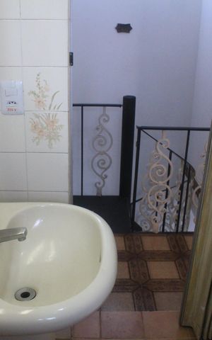 Casa à venda com 210m², 2 quartos e 3 vagasBanheiro 2