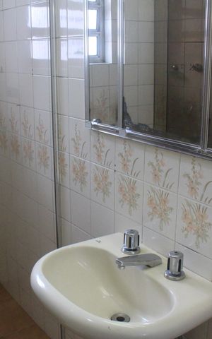 Casa à venda com 210m², 2 quartos e 3 vagasBanheiro 2