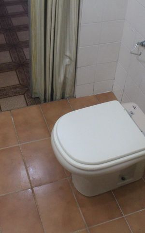 Casa à venda com 210m², 2 quartos e 3 vagasBanheiro 1