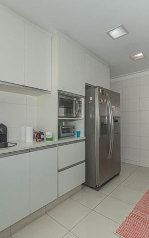 Apartamento à venda com 161m², 4 quartos e 3 vagas Apartamento à venda com 161m², 4 quartos e 3 vagasCozinha